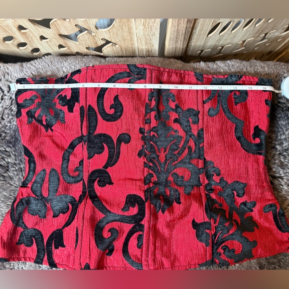 Damsel in this Dress Chic Red and Black Brocade Corset Top - Picture 4 of 8